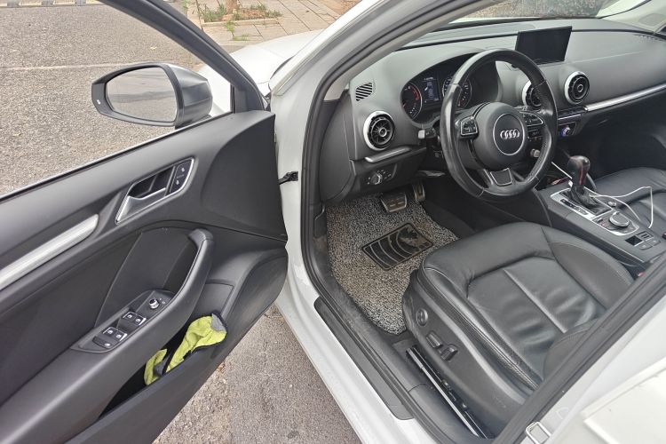 奥迪A3 2015款 Sportback 35 TFSI 百万纪念舒享型中控内饰20