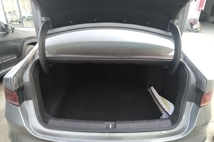 比亚迪 秦PLUS 2023款 冠军版 DM-i 55KM领先型机舱底盘23