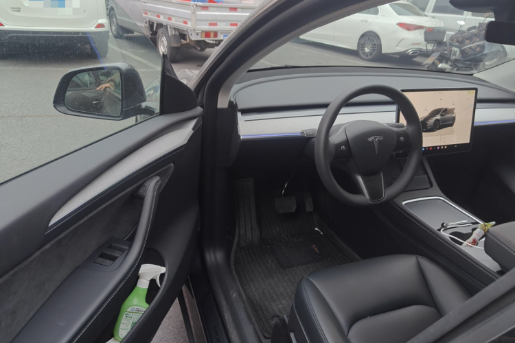 特斯拉 Model Y 2024款 后轮驱动版中控内饰20