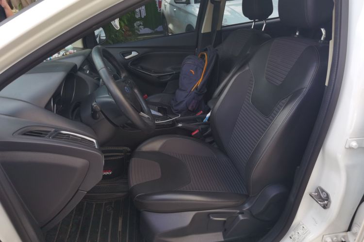 福特 福克斯 2017款 两厢 EcoBoost 180 自动精英型局部细节19