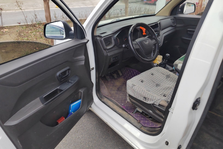 五菱汽车 五菱宏光V 2019款 1.5L劲取版国VI LAR中控内饰20