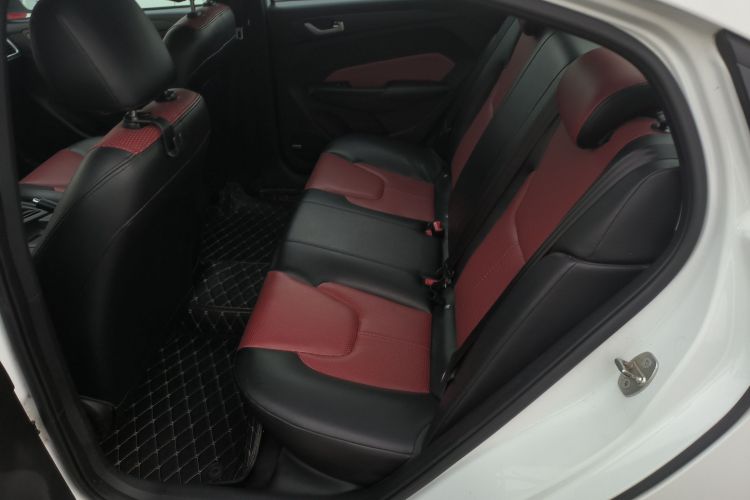 奇瑞 艾瑞泽5 2017款 1.5L 手动豪华版中控内饰21