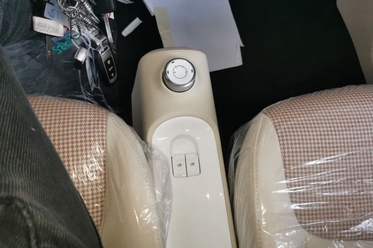 五菱汽车 宏光MINIEV 2024款 第三代 215km 青春版中控内饰18