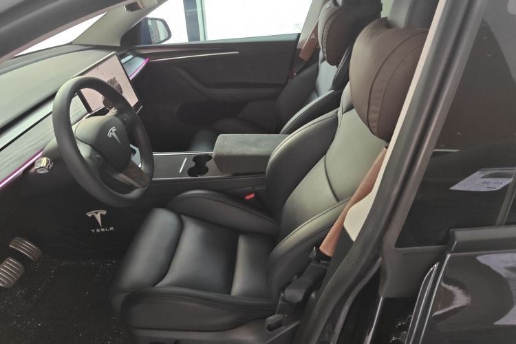 特斯拉 Model Y 2024款 后轮驱动版中控内饰19