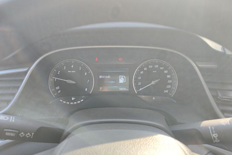 别克 英朗 2021款 改款 典范 1.5L 自动精英型中控内饰14