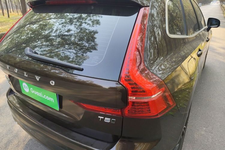 沃尔沃XC60 2019款 T5 四驱智远版 国VI车身外观9