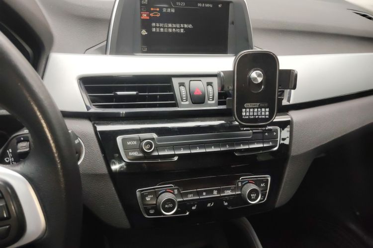 宝马X1 2016款 sDrive18Li 尊享型中控内饰16