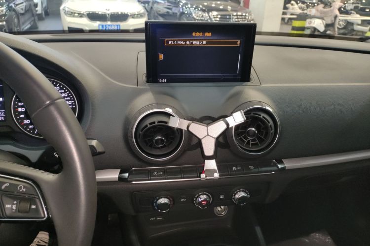 奥迪A3 2019款 Limousine 35 TFSI 进取型 国VI中控内饰16