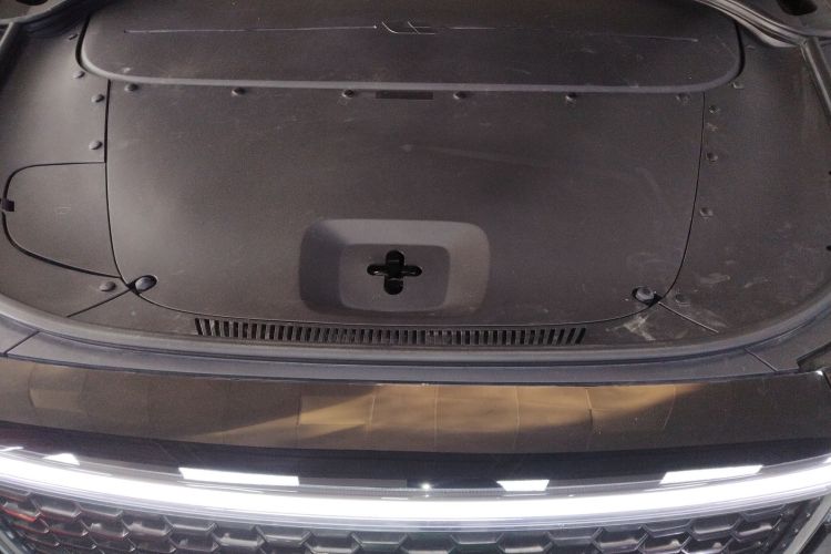 理想汽车 理想ONE 2021款 增程6座版机舱底盘24