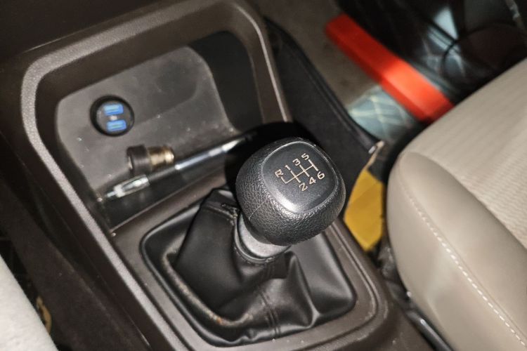 五菱汽车 五菱宏光V 2022款 1.5L劲取版封窗车电动助力LAR局部细节18