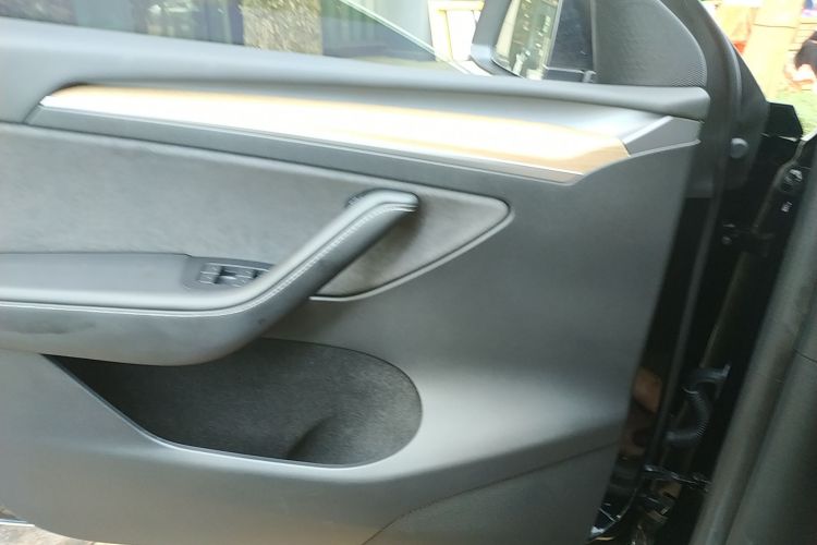 特斯拉 Model Y 2022款 改款 后轮驱动版中控内饰7007