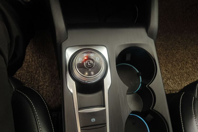 福特 福克斯 2020款 三厢 EcoBoost 180 自动锋潮型中控内饰18