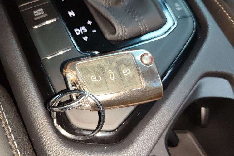 大众 途观L 2021款 330TSI 自动两驱R-Line越享版中控内饰7001