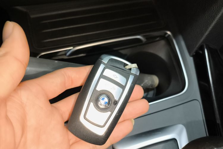 宝马3系 2019款 320Li 时尚型中控内饰7001