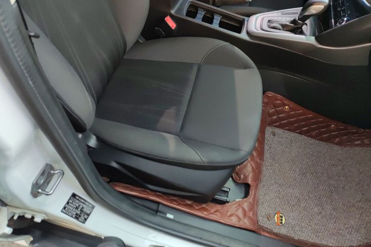 福特 福克斯 2017款 两厢 1.6L 自动舒适型智行版局部细节41