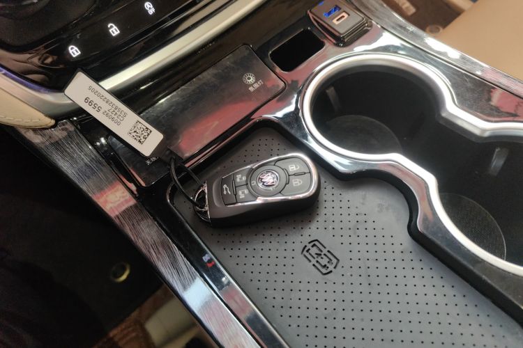 别克GL8 2023款 ES陆尊 豪华型中控内饰7001