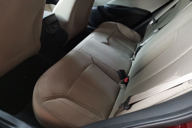 别克 英朗 2015款 15N 自动精英型中控内饰21