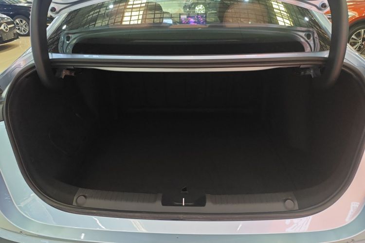 吉利银河 银河L6 2025款 EM-i 140km 星舰版机舱底盘23