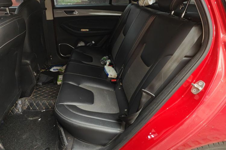 奇瑞 艾瑞泽5 2019款 1.5L CVT青春版 国V中控内饰21