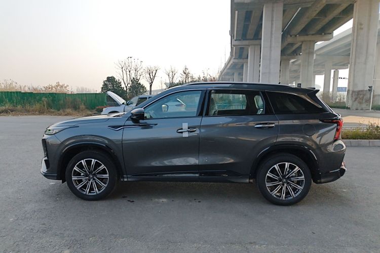 长安CS75 PLUS 2026款 智慧冠军版 1.5T 新蓝鲸 智航型车身外观4