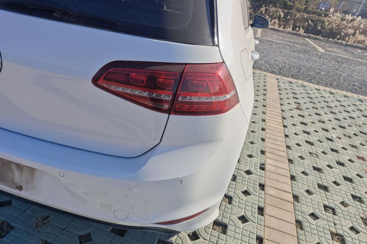 大众 高尔夫 2016款 1.4TSI 自动R-Line车身外观9