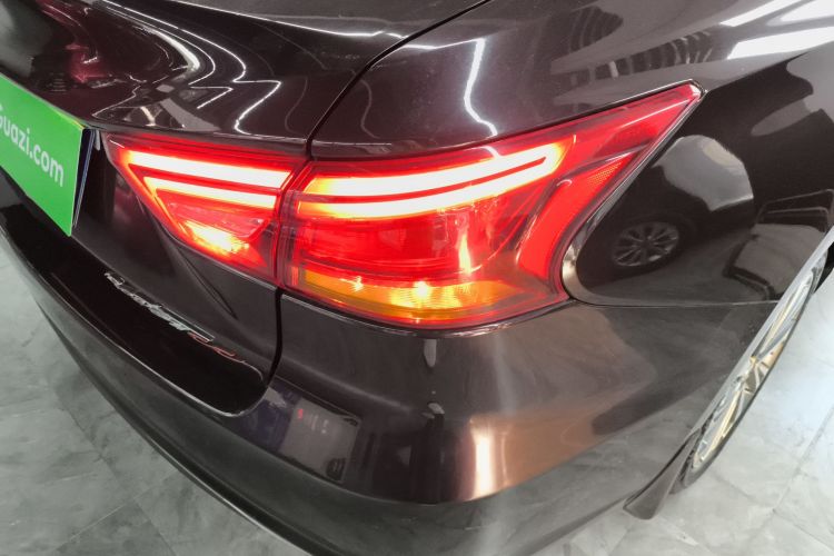 长安 睿骋CC 2018款 1.5T 自动智雅型 国V车身外观9