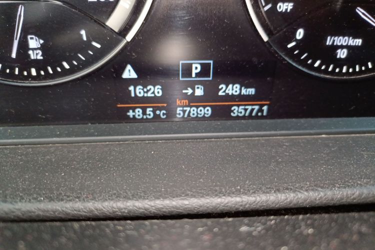 宝马1系 2020款 120i 时尚型中控内饰15