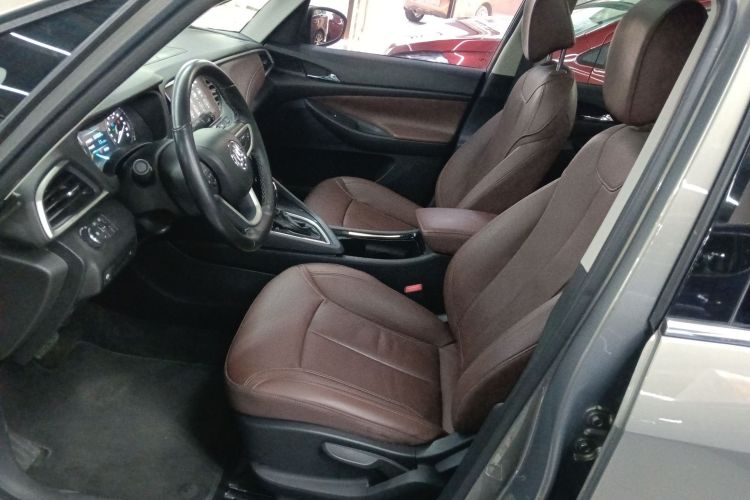 别克GL6 2018款 18T 5座豪华型中控内饰19