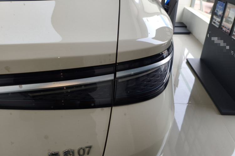 比亚迪 海豹07 DM-i 2025款 智驾版 DM-i 1.5L 125km 尊贵型车身外观6006