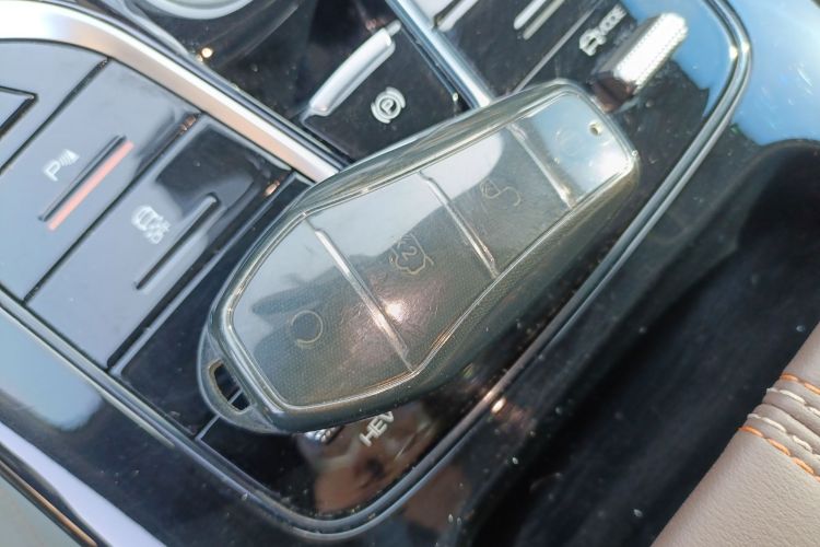 比亚迪 秦PLUS 2024款 荣耀版 DM-i 55KM领先型中控内饰11