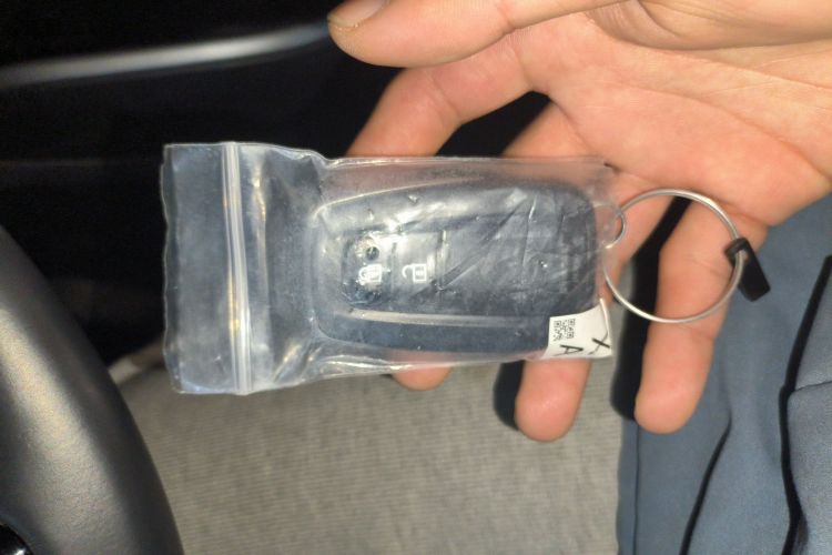 丰田 汉兰达 2022款 双擎 2.5L 四驱豪华版 7座中控内饰7001