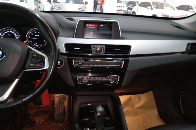 宝马X1 2018款 sDrive20Li 领先型中控内饰16