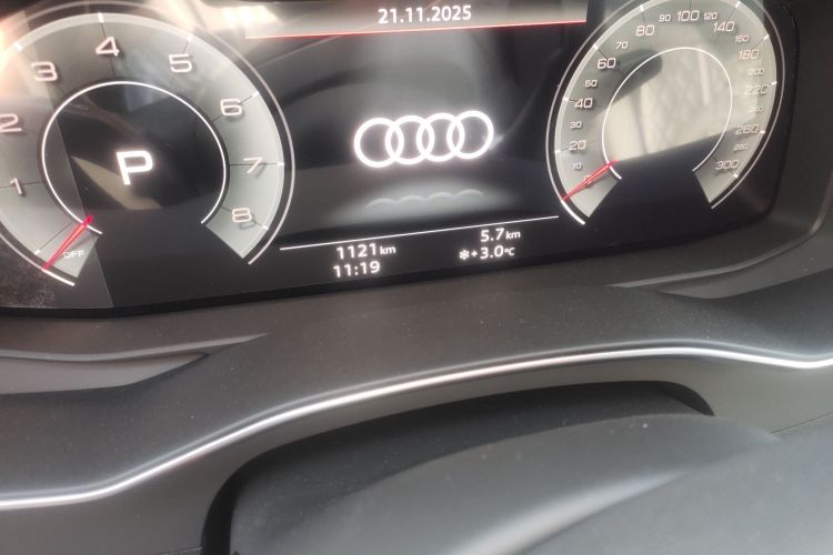 奥迪A6L 2025款 45 TFSI quattro 尊享动感型中控内饰15