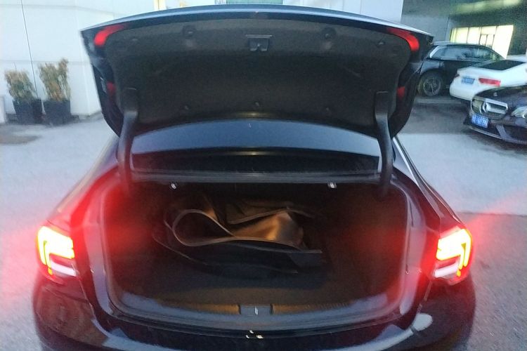 别克 君威 2020款 552T 豪华型机舱底盘23