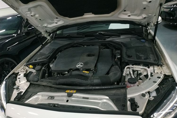 奔驰C级 2020款 改款 C 260 L 运动版机舱底盘24