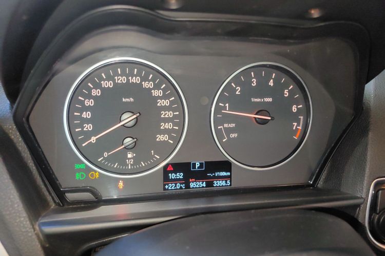 宝马1系(进口) 2013款 改款 116i 领先型局部细节14