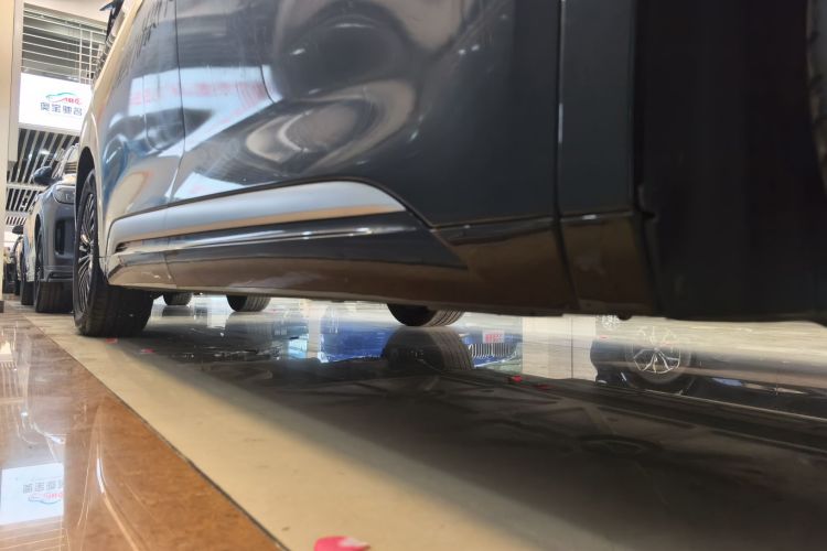 腾势D9 2024款 DM-i 1050 尊享型局部细节9001