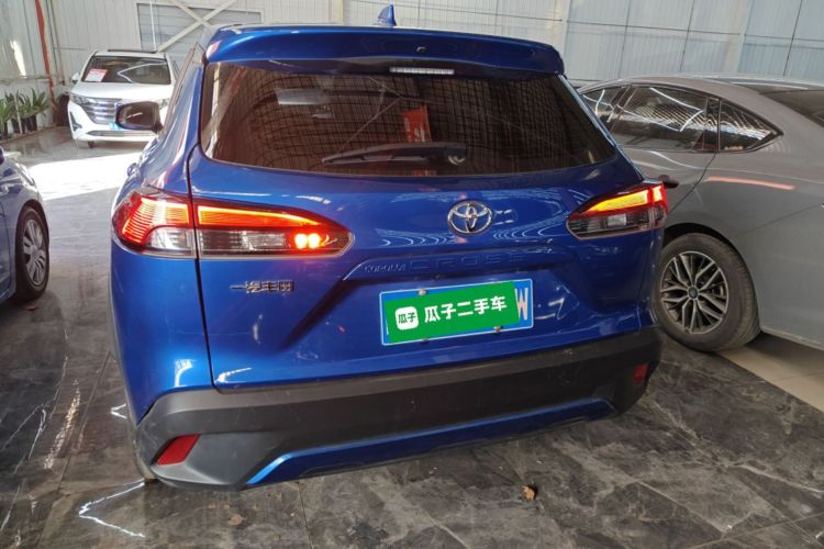 丰田 卡罗拉锐放 2022款 2.0L 豪华版车身外观6