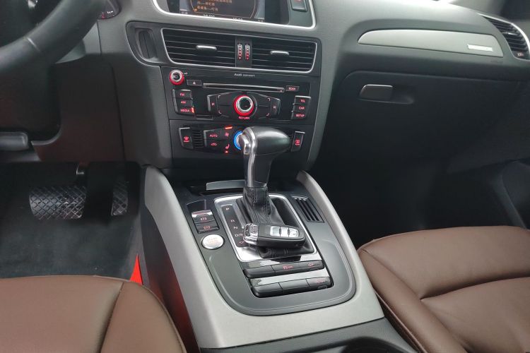 奥迪Q5 2017款 40 TFSI 进取型中控内饰18