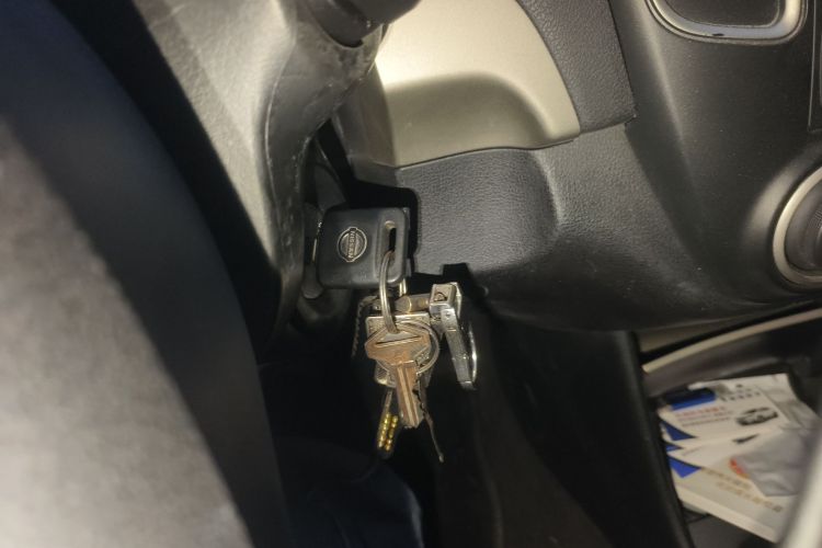 日产 轩逸 2012款 经典 1.6XE 手动舒适版中控内饰11