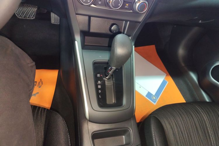 日产 轩逸 2024款 改款二 经典 1.6XE CVT舒适版中控内饰18