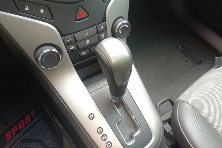 雪佛兰 科鲁兹 2013款 1.8L SE AT中控内饰18