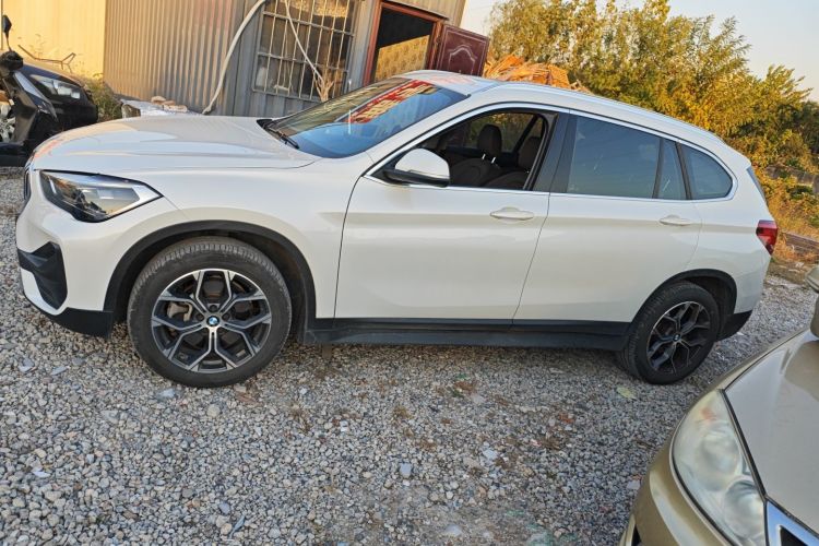 宝马X1 2021款 sDrive25Li 领先型车身外观4