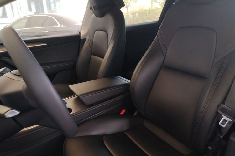 特斯拉 Model Y 2022款 后轮驱动版局部细节19