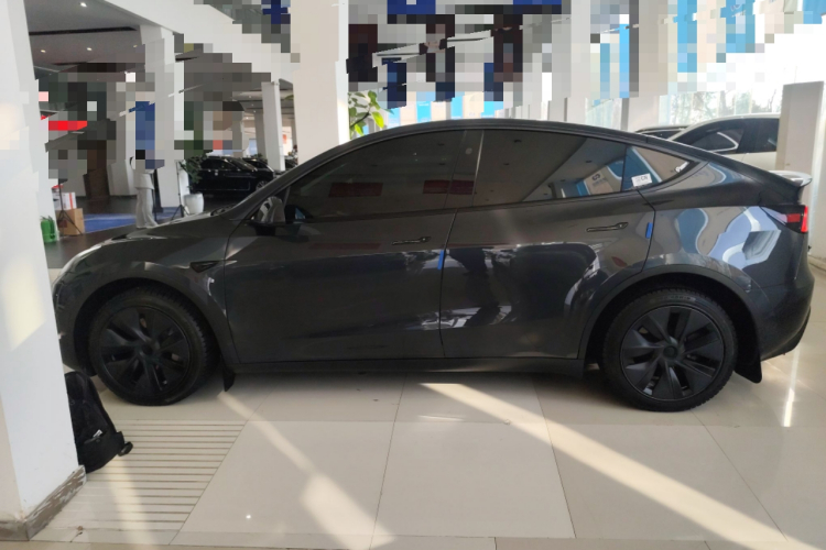 特斯拉 Model Y 2024款 长续航全轮驱动版车身外观6003