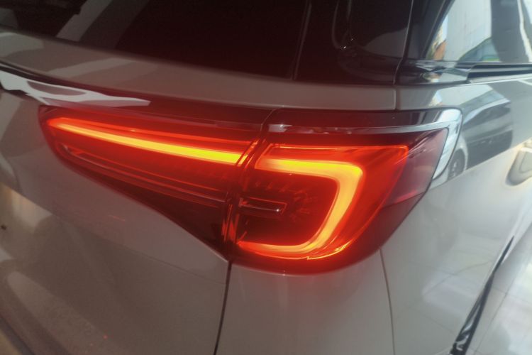 别克GL8 2021款 ES陆尊 653T 豪华型车身外观6006