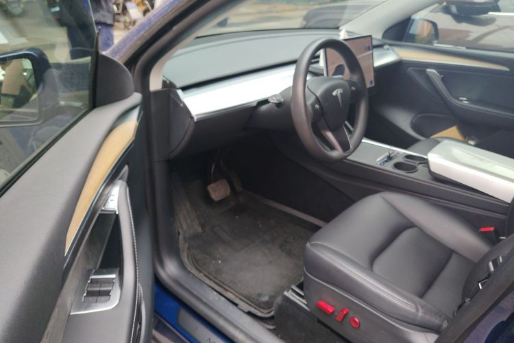 特斯拉 Model Y 2021款 标准续航后驱版中控内饰20