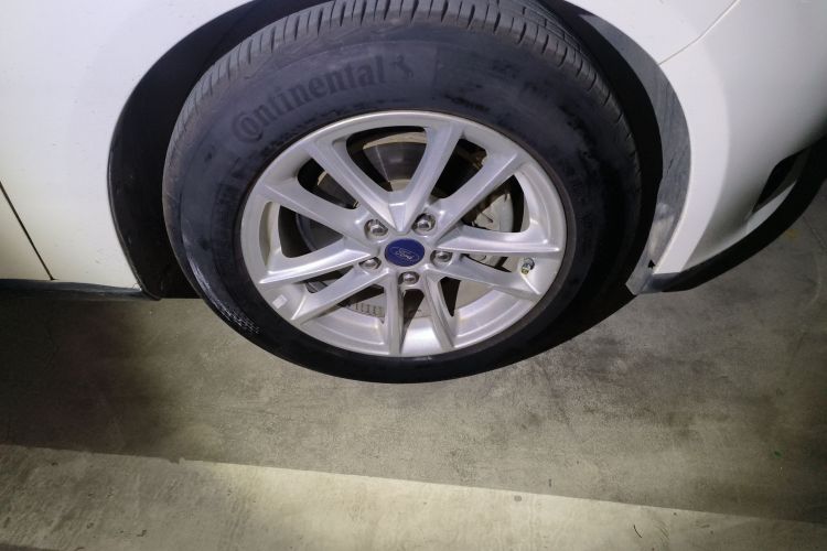 福特 福克斯 2015款 两厢 EcoBoost 180 自动精英型车身外观10