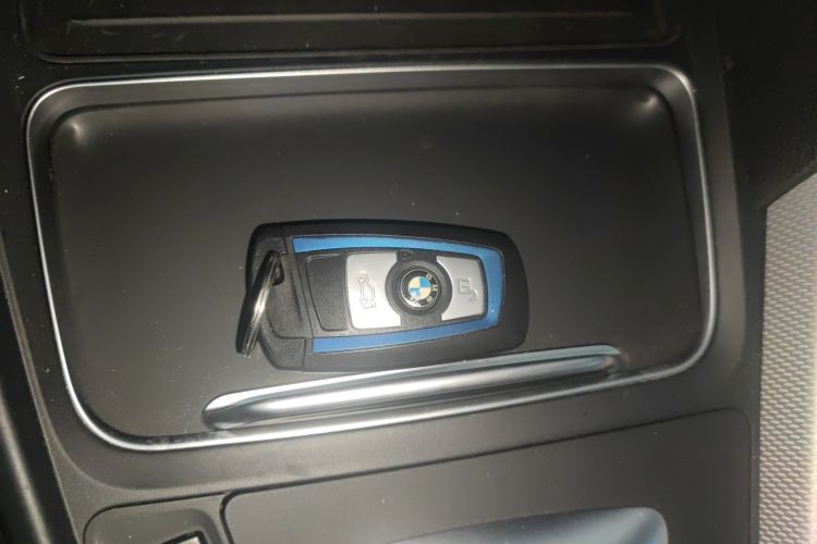 宝马3系 2017款 320i M运动型中控内饰7001