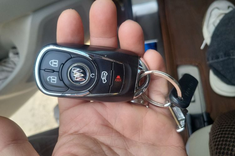 别克GL8 2020款 陆上公务舱 652T 豪华型中控内饰11